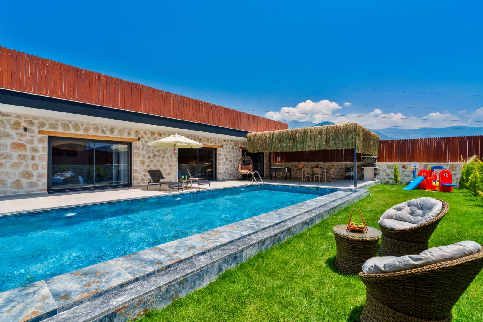 Kaş Çavdır'da Yeşillikler İçerisinde, Özel Havuzlu, Otantik Villa