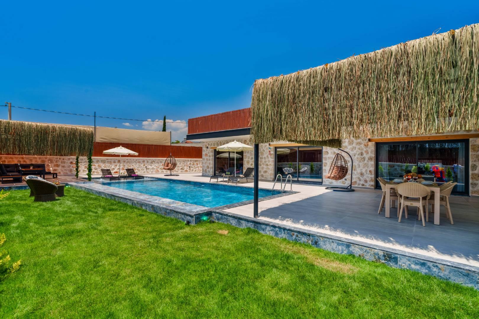 Kaş Çavdır'da Yeşillikler İçerisinde, Özel Havuzlu, Otantik Villa-43495