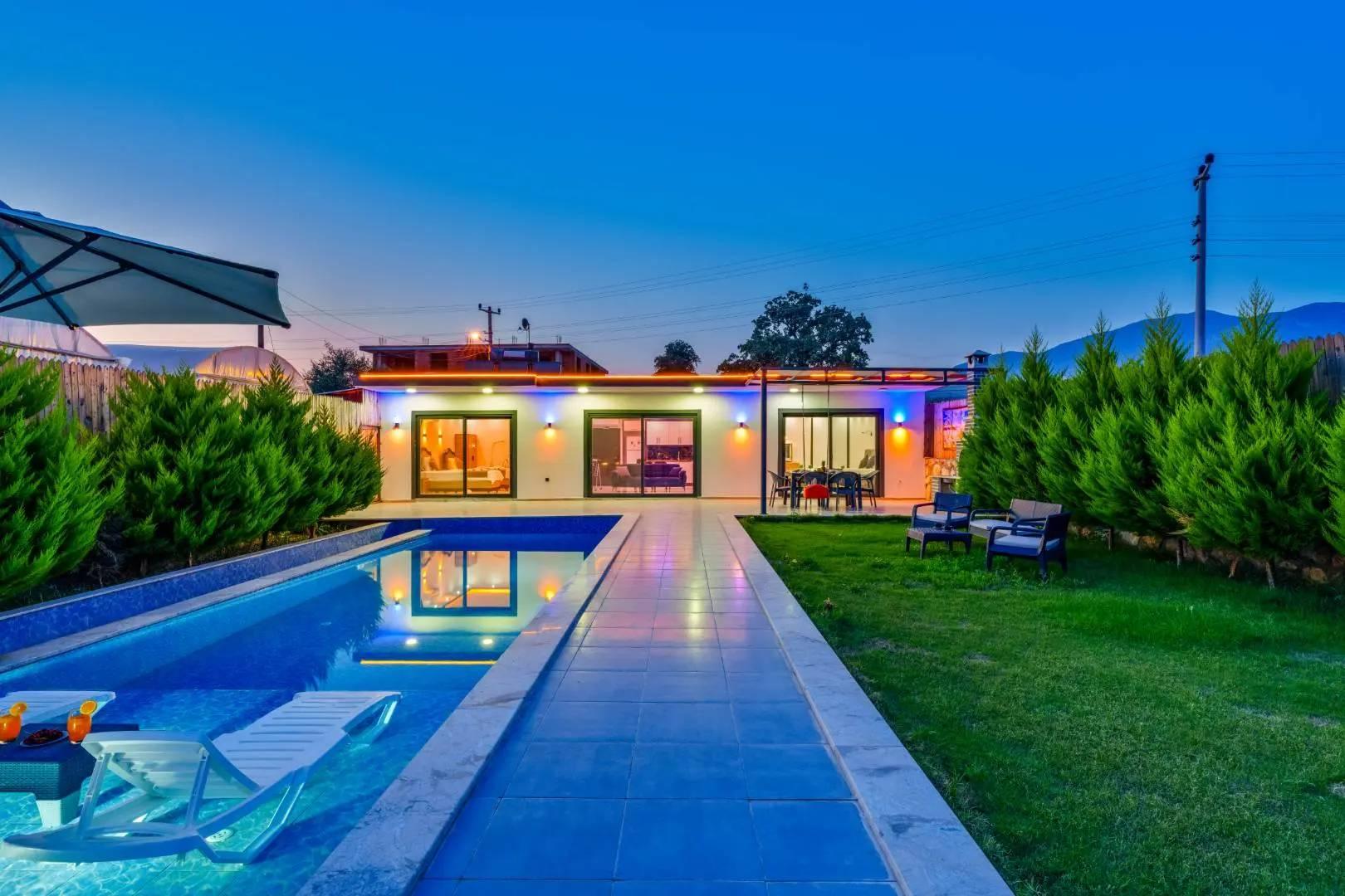 Kaş Çavdır'da Geniş Alanlara Sahip, Özel Havuzlu, Konforlu Villa-43970