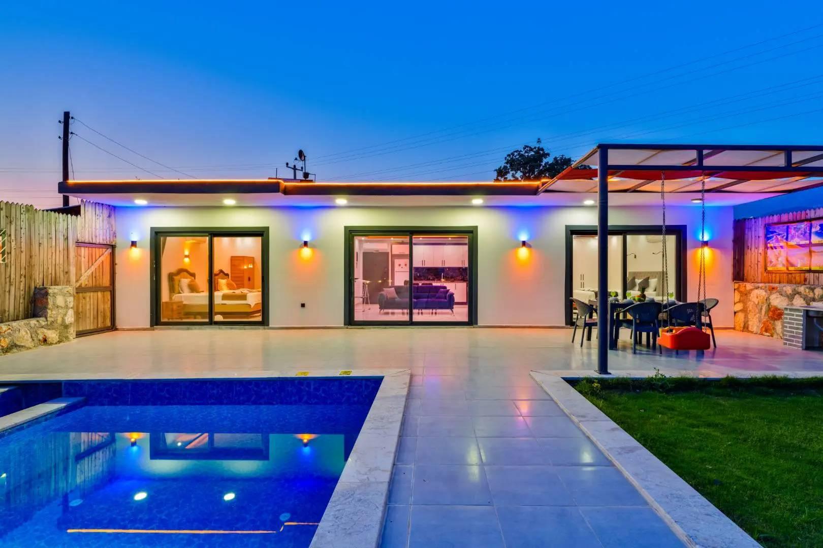 Kaş Çavdır'da Geniş Alanlara Sahip, Özel Havuzlu, Konforlu Villa-43970