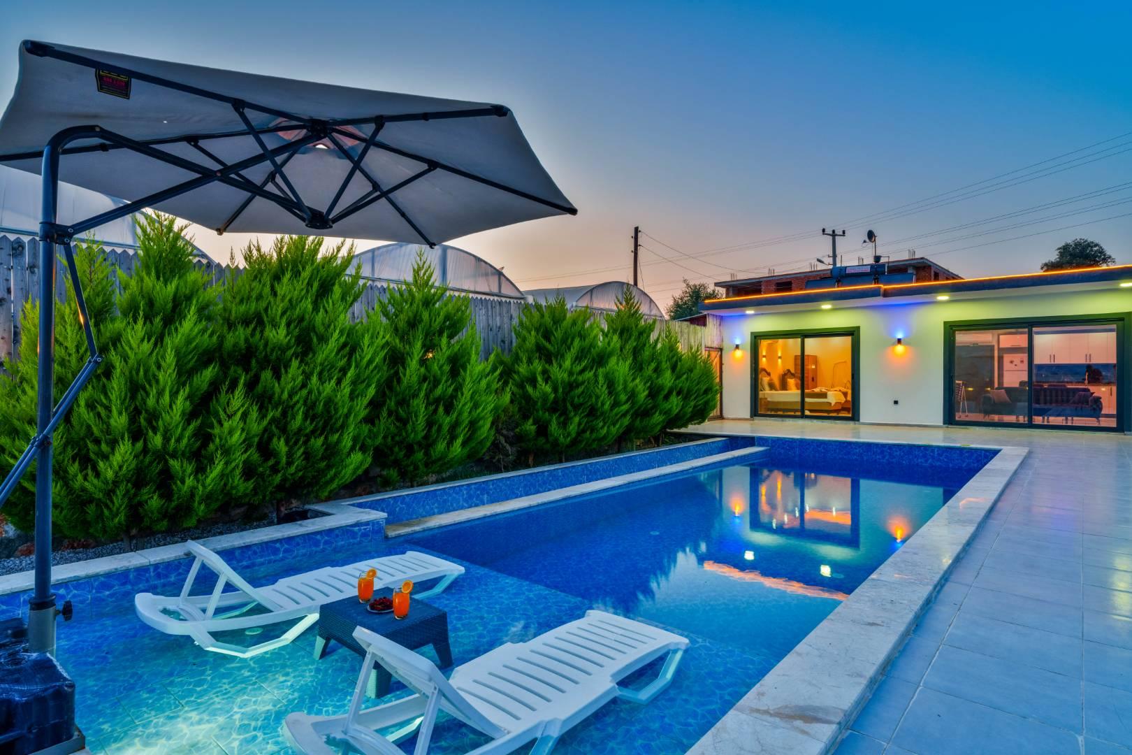 Kaş Çavdır'da Geniş Bahçeli, Özel Havuzlu, Çocuk Oyun Alanlı Villa-42576