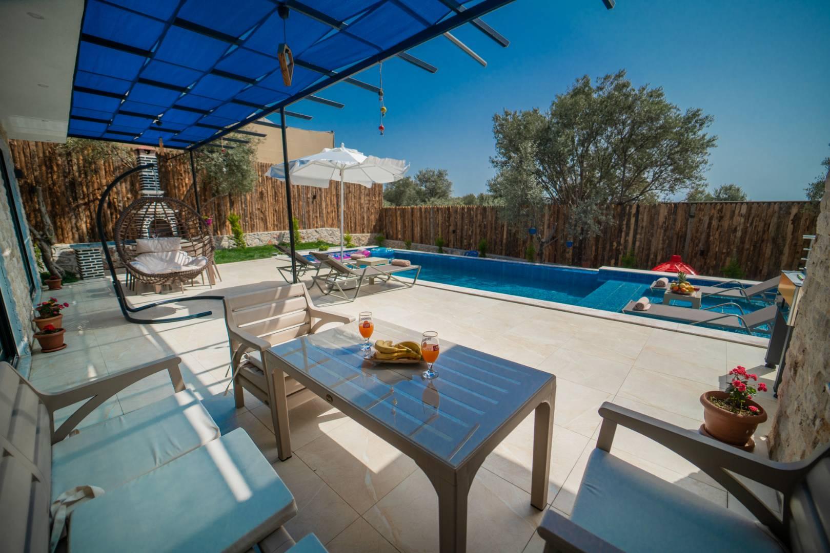 Kaş Çavdır'da Modern Tasarımlı, Özel Havuzlu, Konforlu Villa -41040