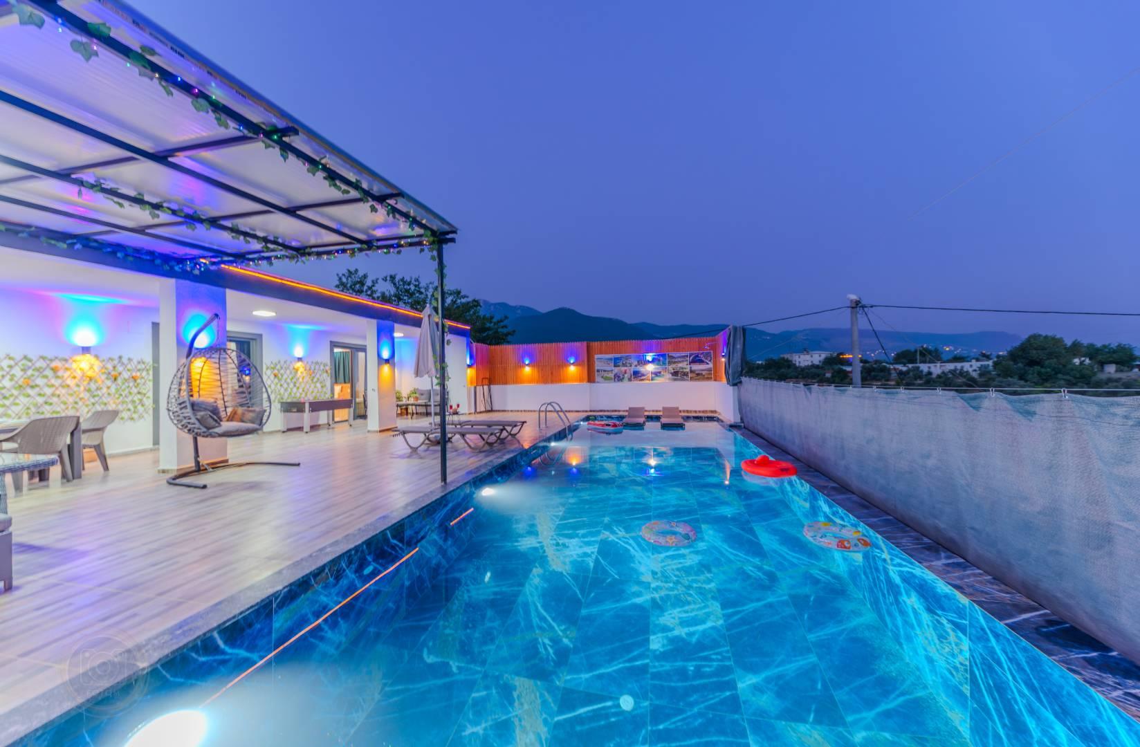 Kaş Çavdır'da Sakin Konumda, Özel Havuzlu, Konforlu Villa-42830