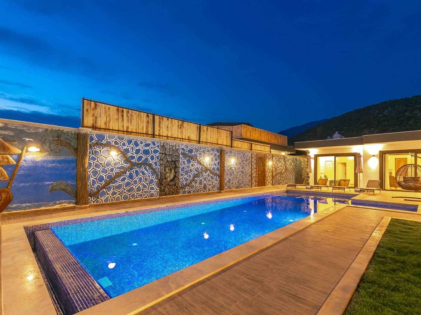 Kaş Çavdır'da Yeşillikler İçerisinde, Özel Havuzlu, Konforlu Villa
