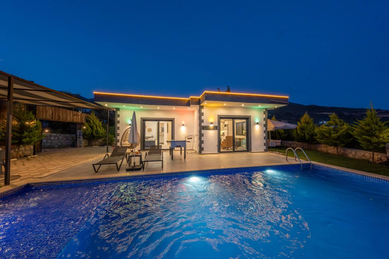Kaş Çavdır'da Yeşillikler İçerisinde, Özel Havuzlu, Şık Villa-42997
