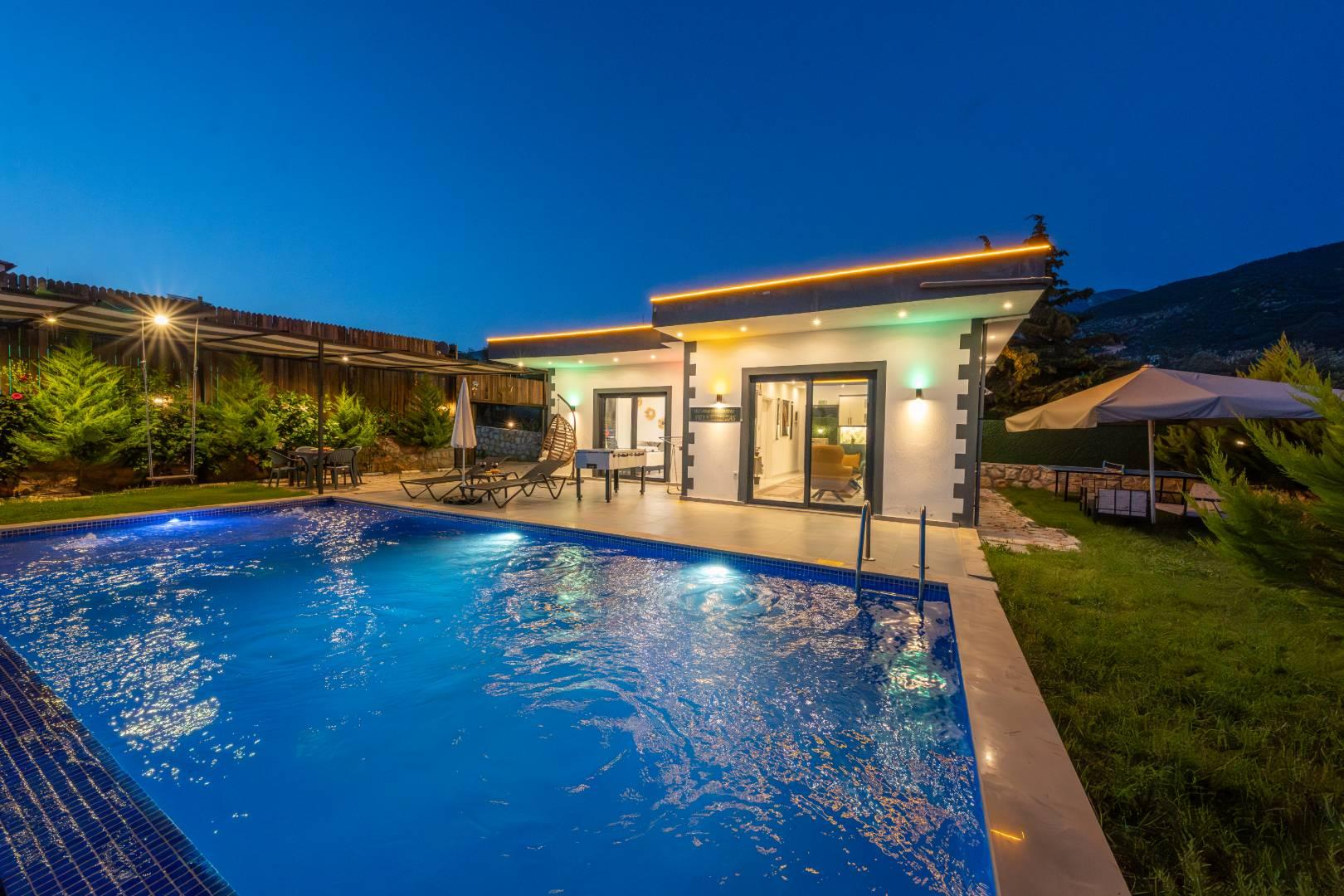 Kaş Çavdır'da Yeşillikler İçerisinde, Özel Havuzlu, Şık Villa-42997