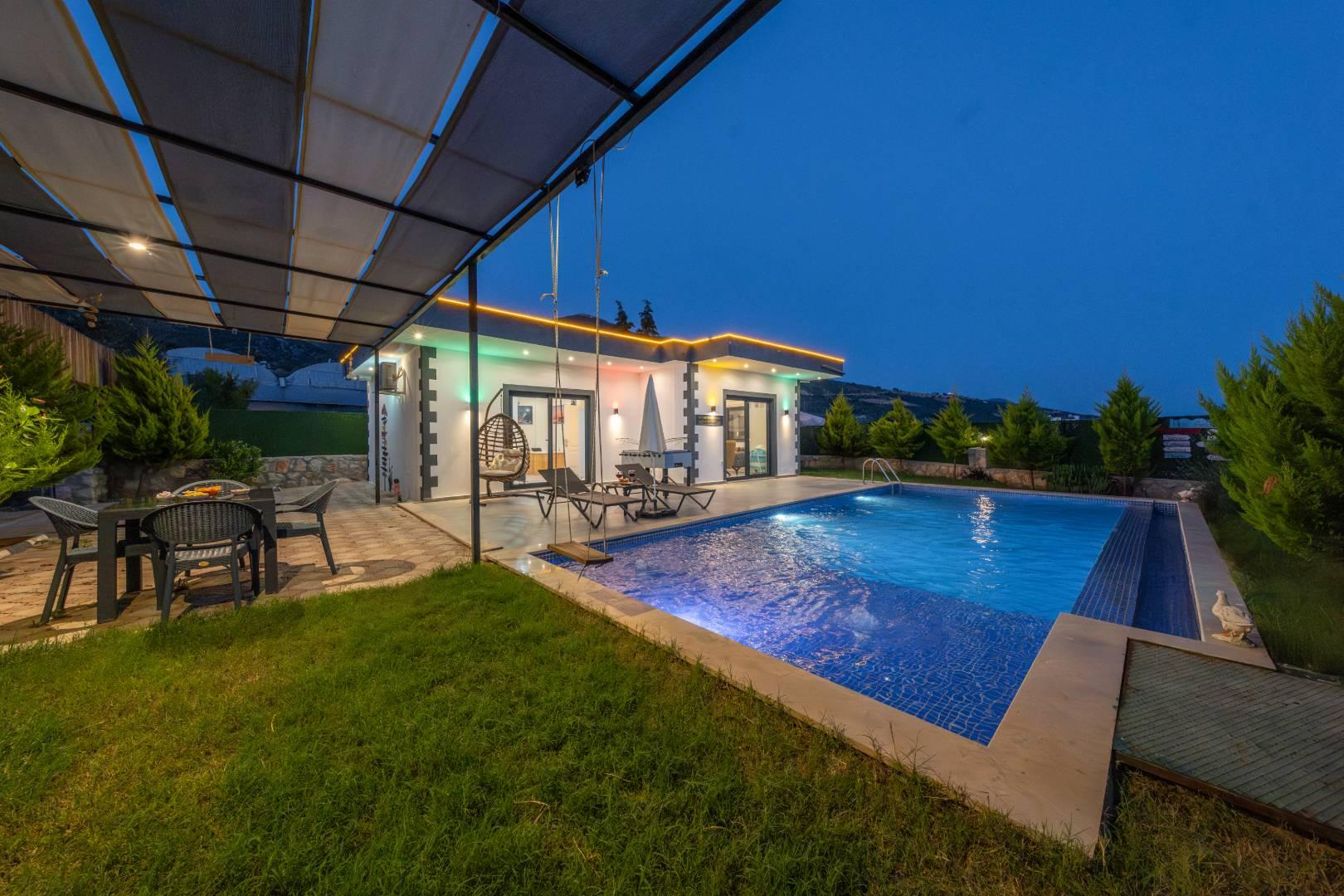 Kaş Çavdır'da Yeşillikler İçerisinde, Özel Havuzlu, Şık Villa-42997