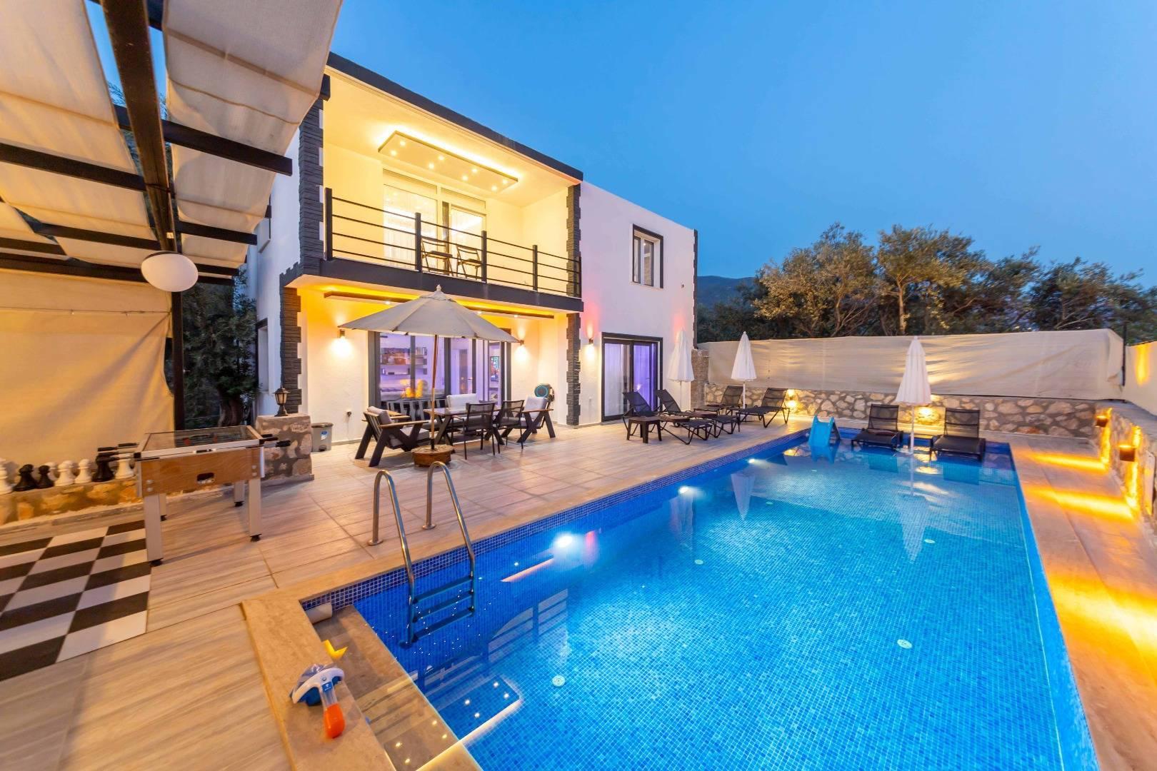 Kaş Çayköy'de Sakin Konumda, Özel Havuzlu, Konforlu Villa-42271