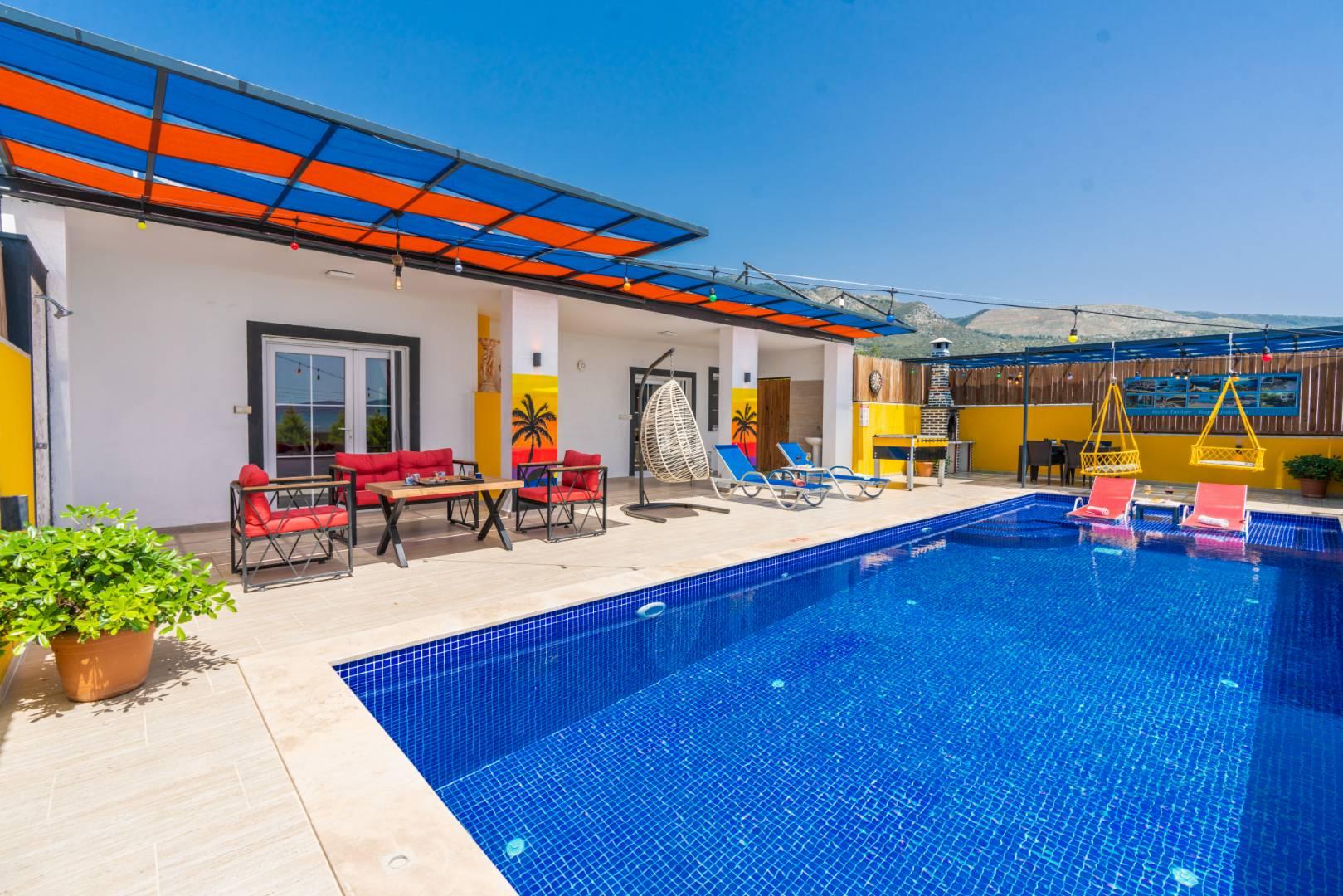 Kaş Çayköy'de Çocuk Oyun Alanlı, Özel Havuzlu, Jakuzili Villa-42398