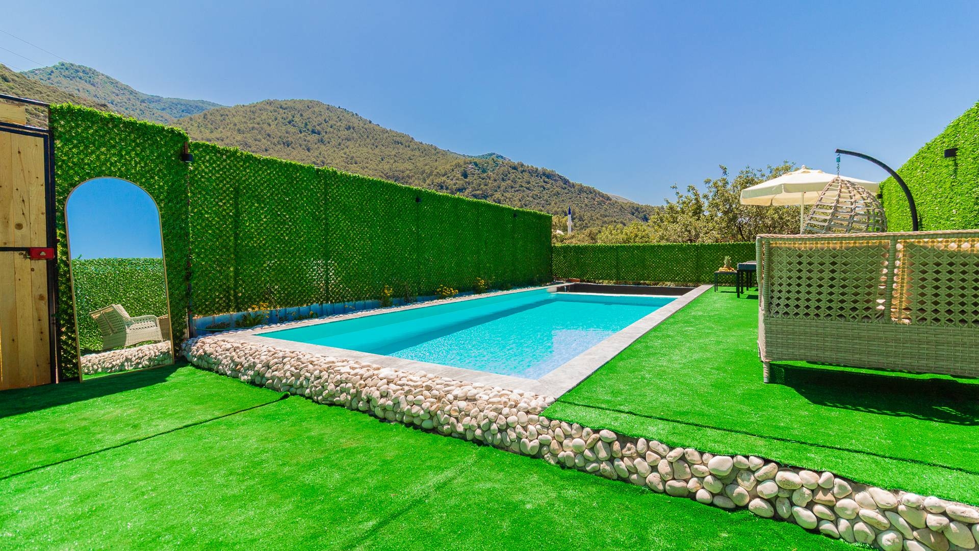 Kaş Çayköy'de Doğa İçerisinde, Özel Havuzlu, Şık Bungalov
