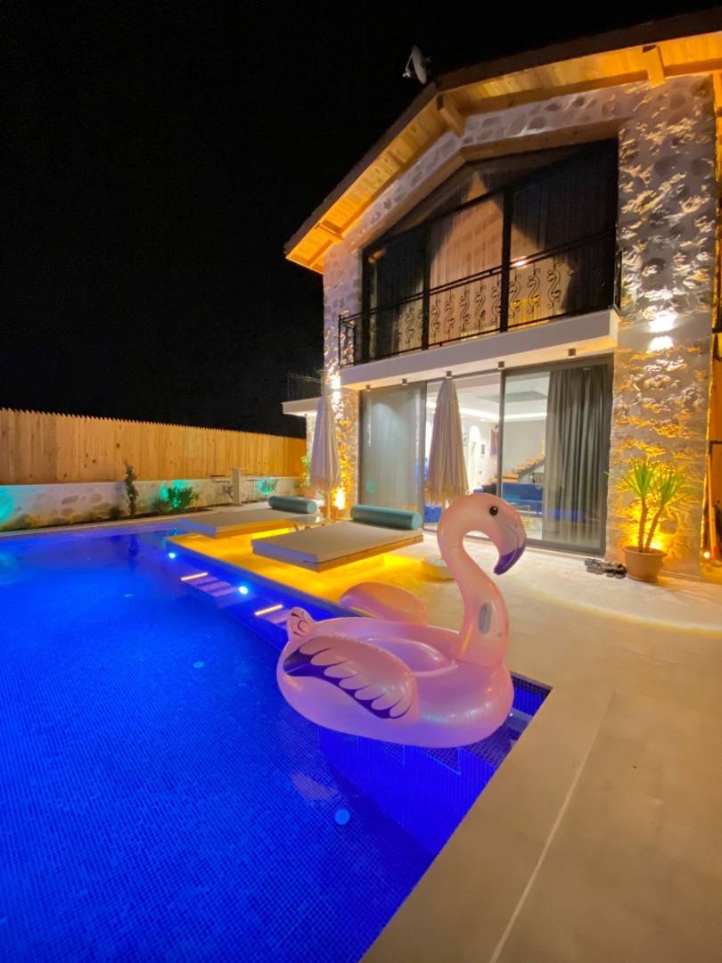 Kaş Çayköy'de Ferah Bahçe İçerisinde, Özel Havuzlu, Taş Villa