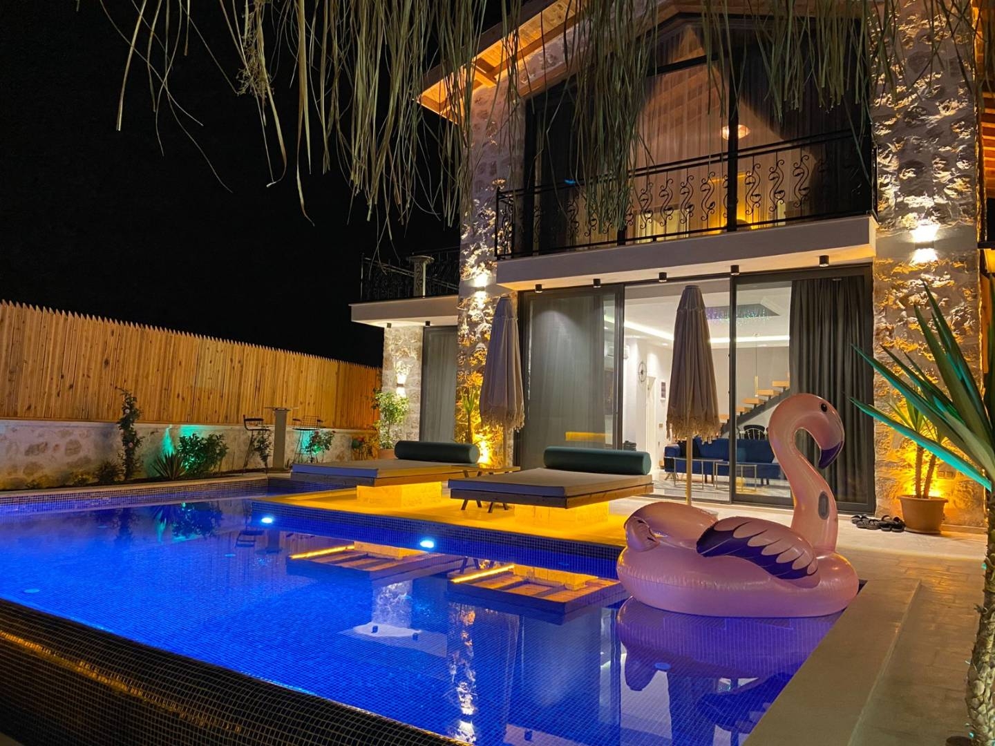 Kaş Çayköy'de Ferah Bahçe İçerisinde, Özel Havuzlu, Taş Villa