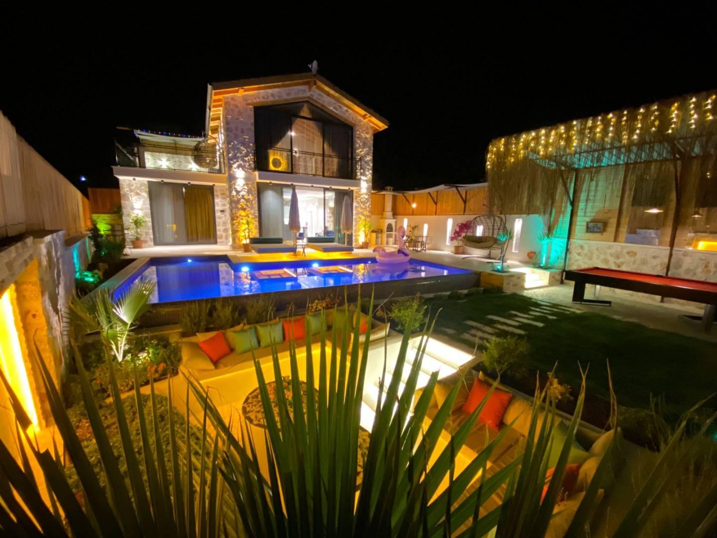 Kaş Çayköy'de Ferah Bahçe İçerisinde, Özel Havuzlu, Taş Villa-42763