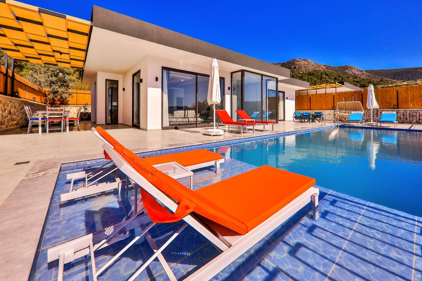 Kaş Çayköy'de Modern Tasarımlı, Özel Havuzlu, Saunalı Villa-43642