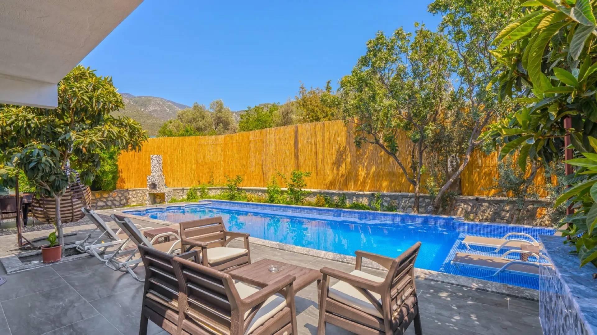 Kaş Çayköy'de Yeşillikler İçerisinde, Özel Havuzlu, Balayı Villası-43962