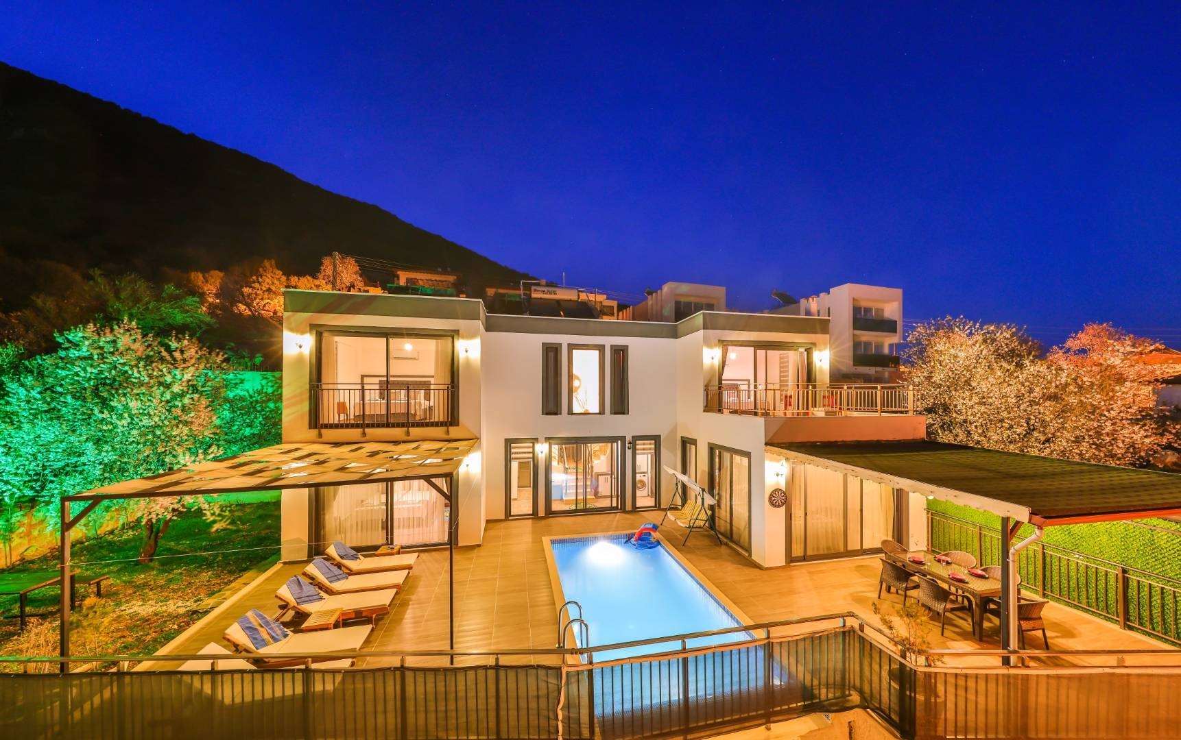 Kaş Çukurbağ'da Doğa İle İç İçe, Özel Havuzlu, Konforlu Villa