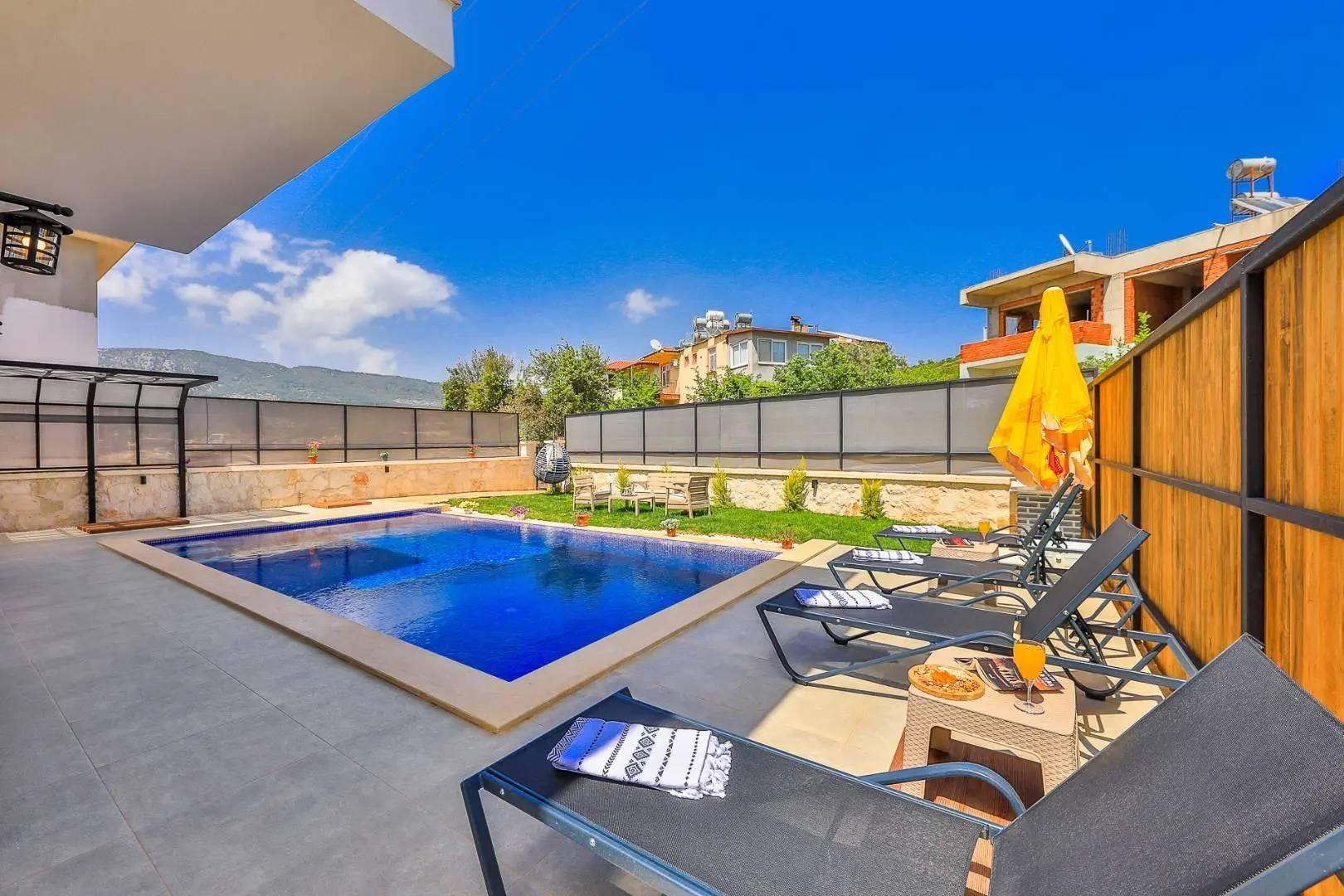 Kaş Andifli'de Bahçeli, Özel Havuzlu, 5 Kişilik Konforlu Villa-41422