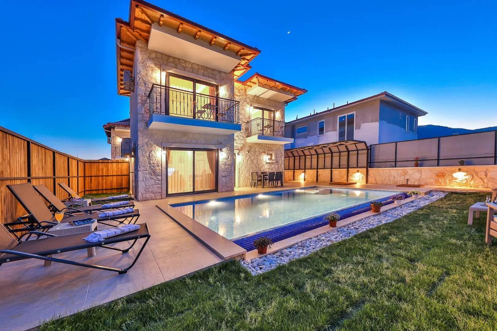 Kaş Andifli'de Bahçeli, Özel Havuzlu, 5 Kişilik Konforlu Villa-41422