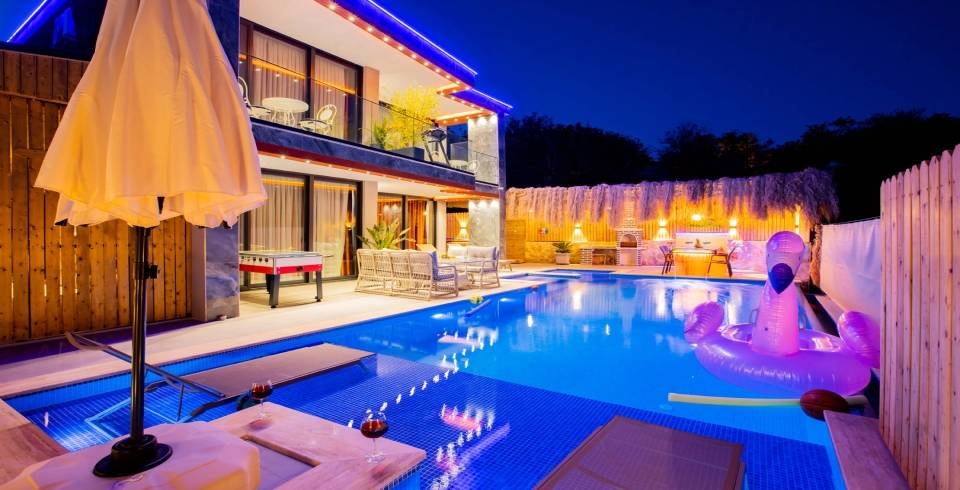 Kaş Çukurbağ'da Doğayla Baş Başa, Özel Havuzlu, Modern Villa