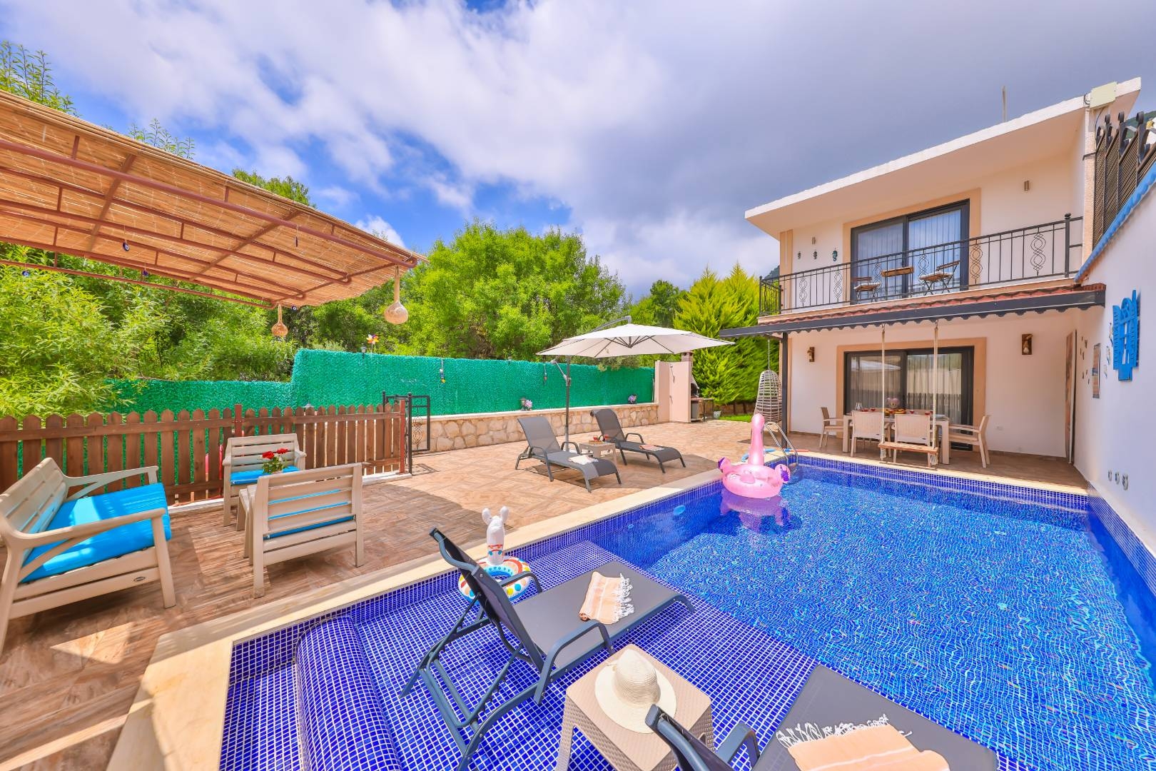 Kaş Çukurbağ'da Enfes Doğa İçerisinde, Özel Havuzlu, Şık Villa