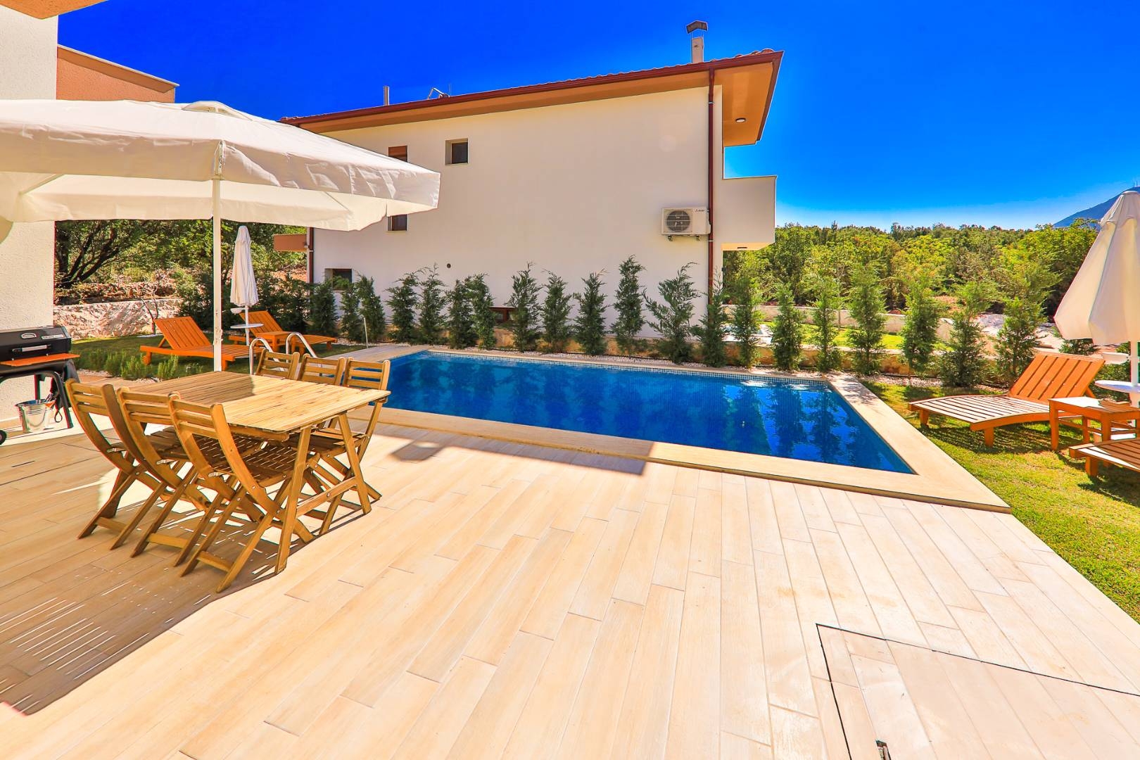 Kaş Andifli'de Huzurlu Doğada, Özel Havuzlu, 3+1, Bahçeli Villa