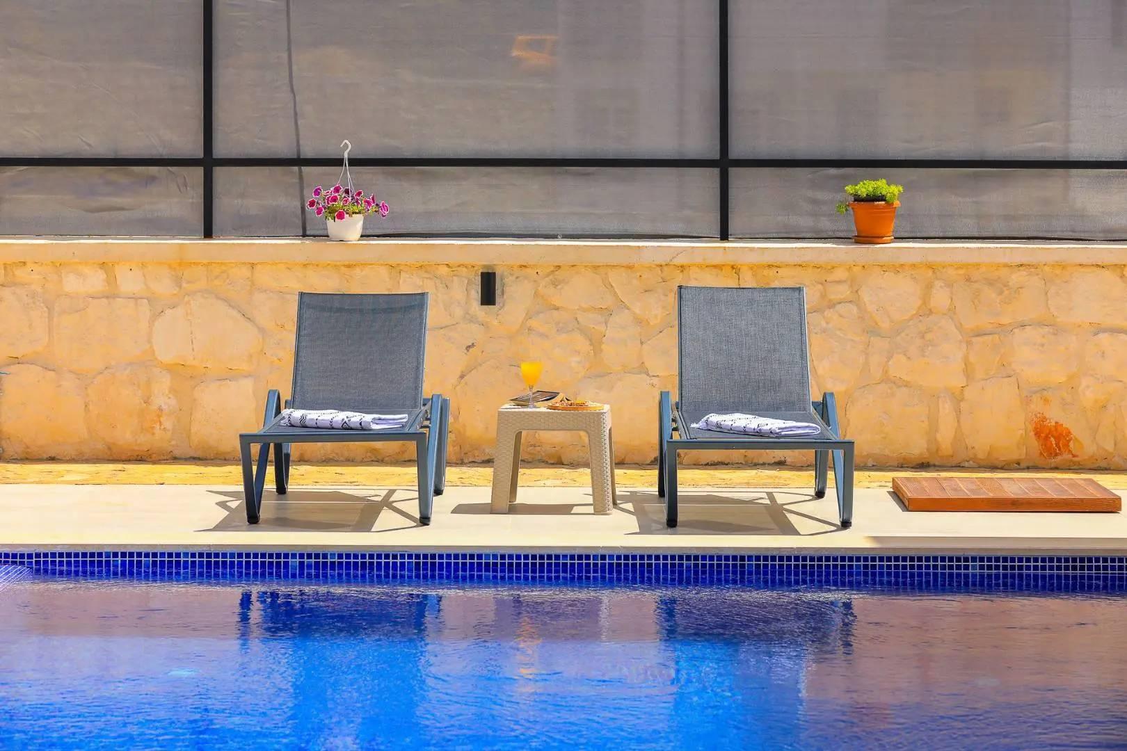 Kaş Andifli'de Ferah ve Geniş Bahçeli, Özel Havuzlu, Lüks Villa-41421