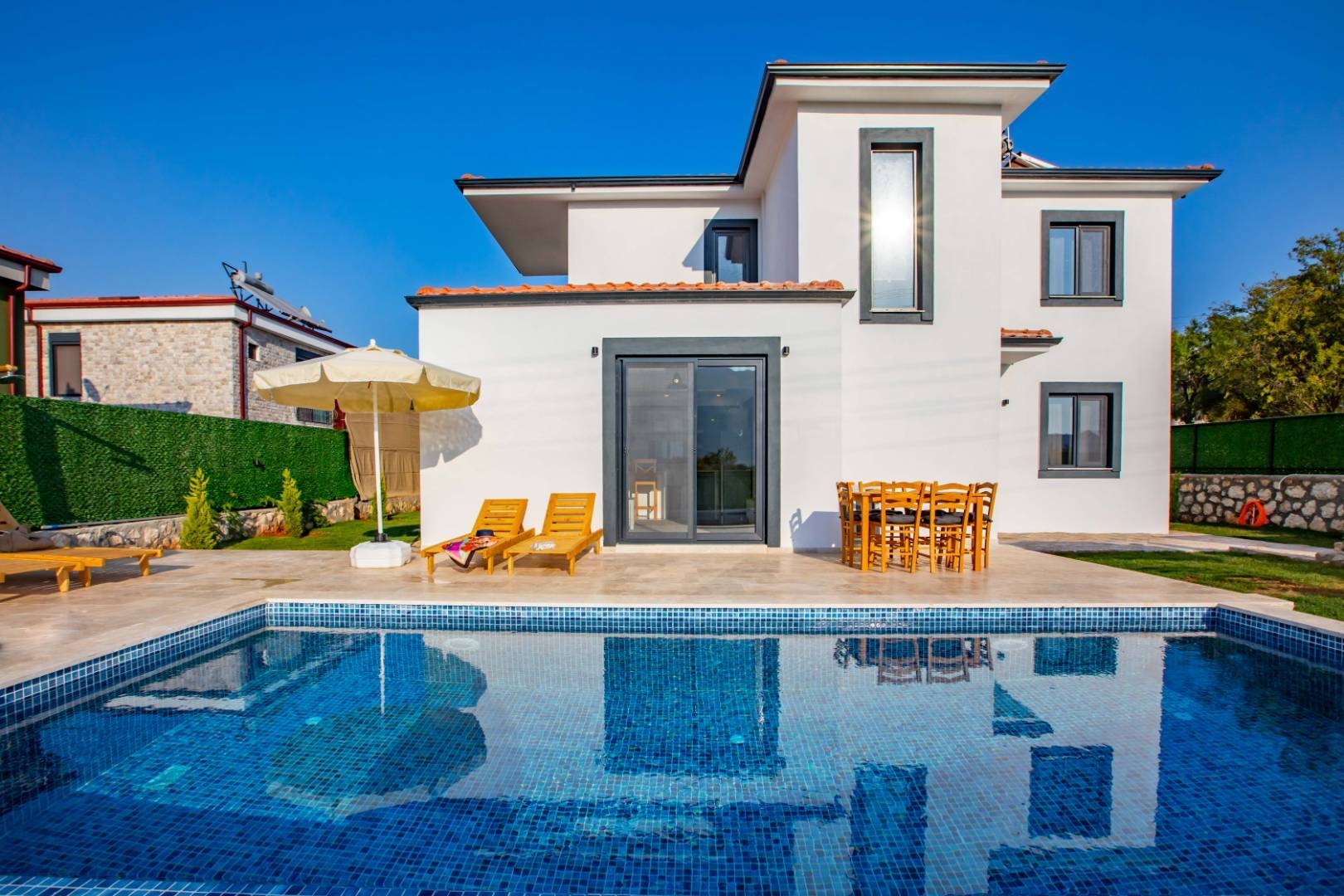Kaş Andifli'de Geniş Bahçe İçerisinde, Özel Havuzlu, 6 Kişilik Villa