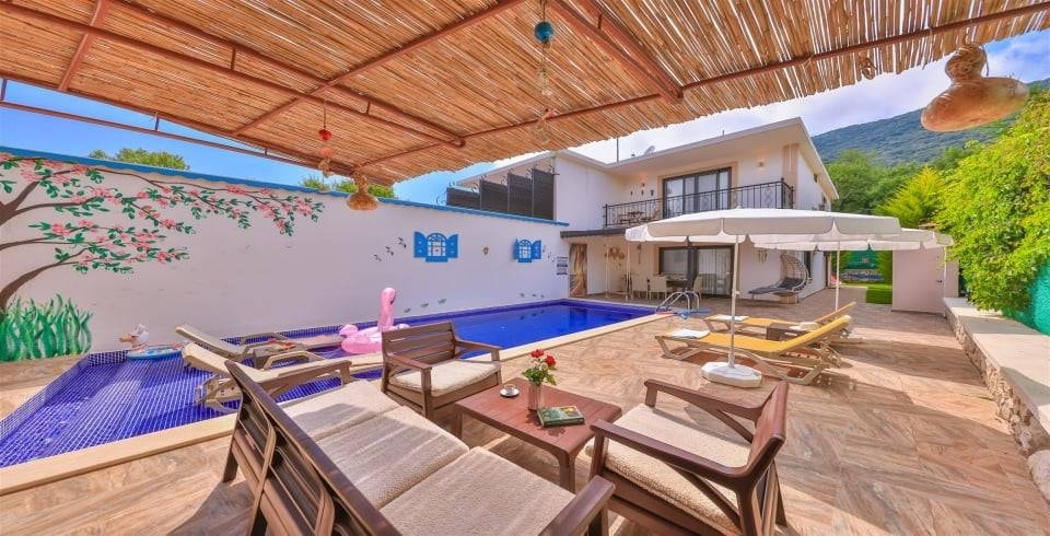 Kaş Çukurbağ'da Gözlerden Uzak, Isıtmalı Özel Havuzlu, Şık Villa
