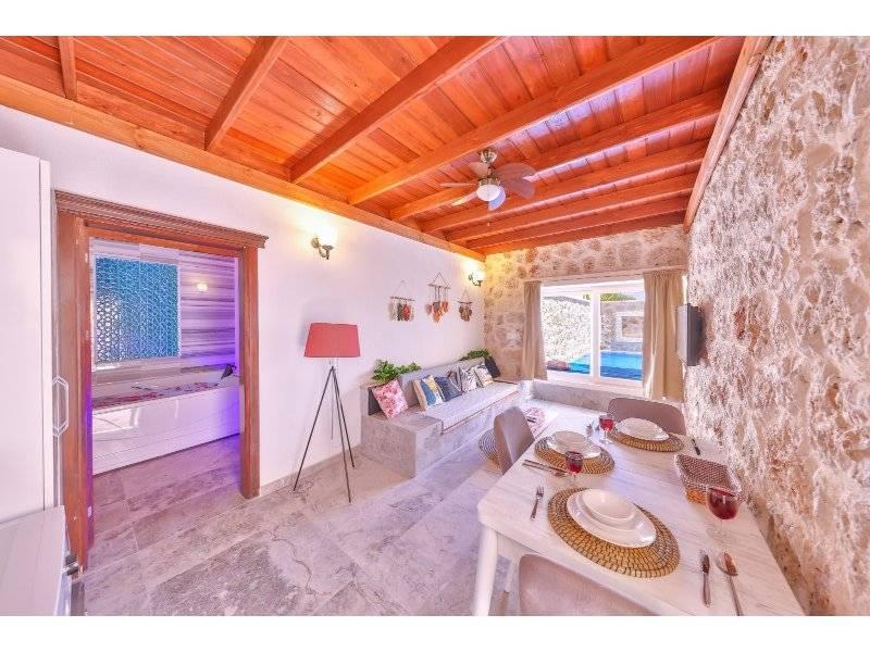 Kaş Çukurbağ'da Modern Tasarımlı, Özel Havuzlu, Korunaklı Villa-34137