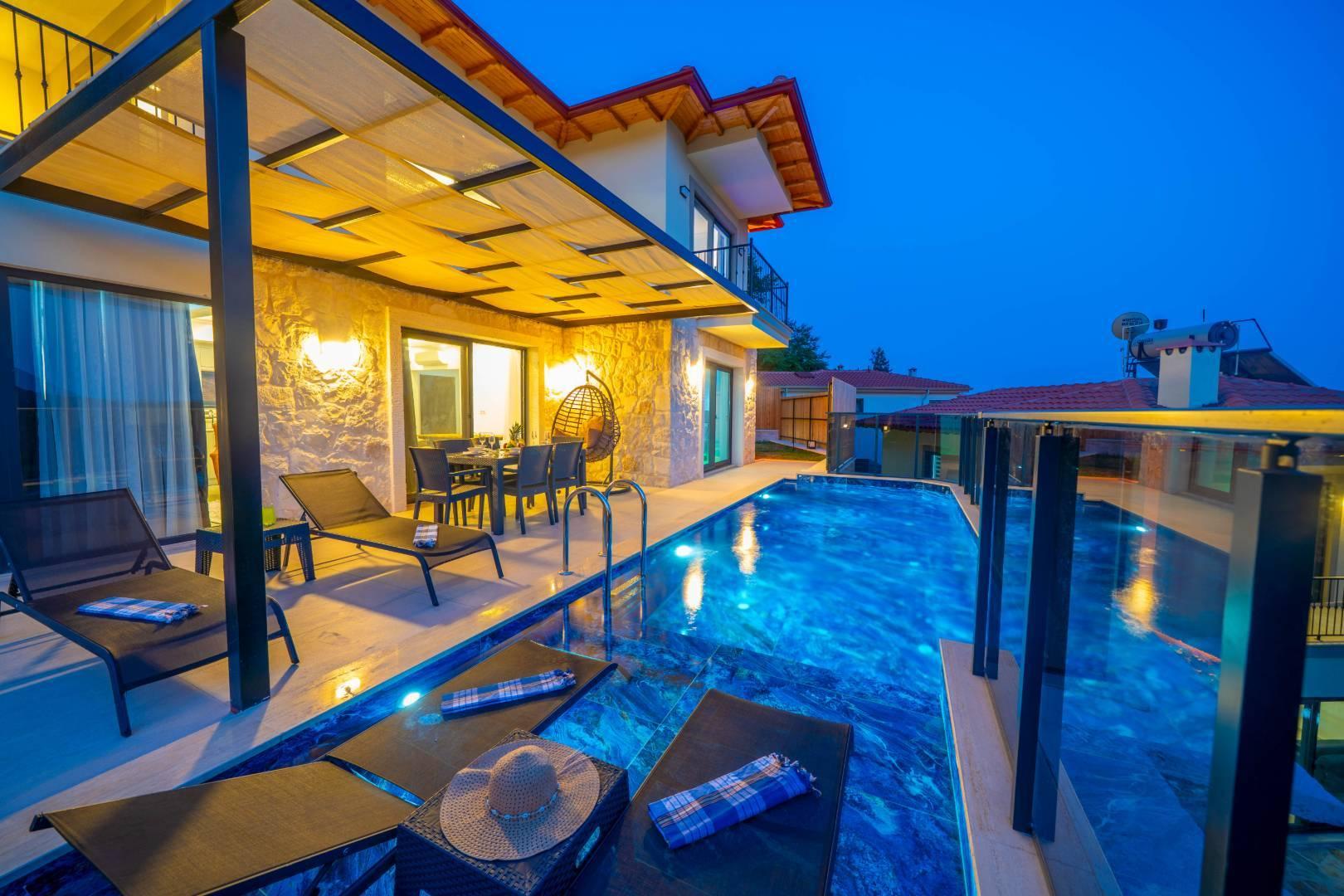 Kaş Çukurbağ'da Ormanın İçerisinde, Özel Havuzlu, 6 Kişilik Villa-43640