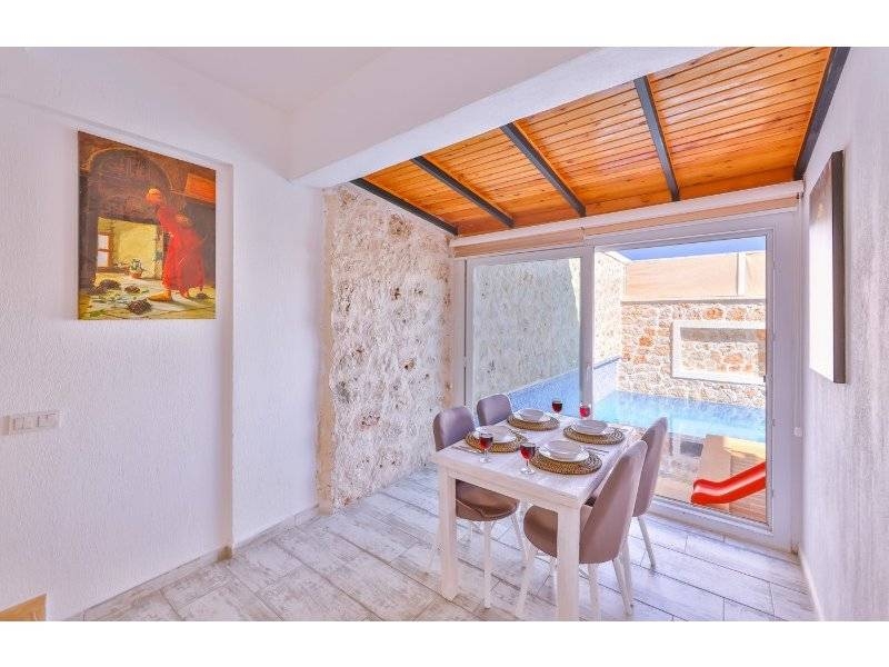 Kaş Çukurbağ'da Modern Tasarımlı, Özel Havuzlu, Lüks Villa