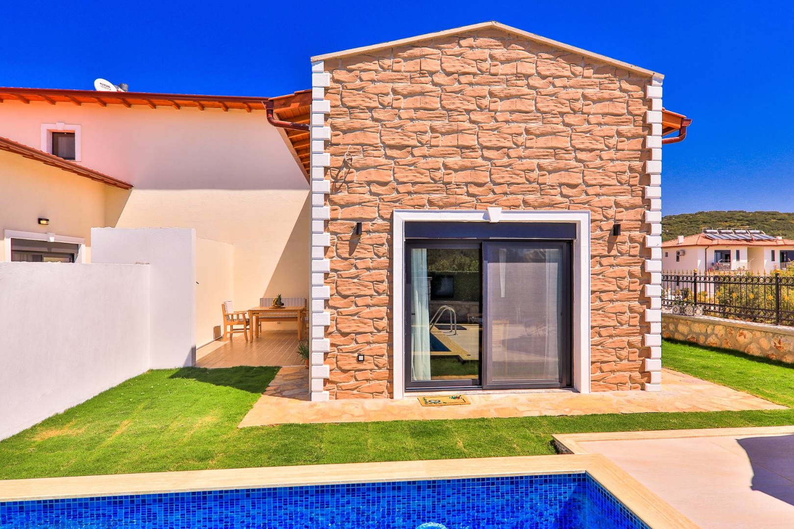 Kaş Çukurbağ'da Sakin Konumda, Özel Havuzlu, Şık Villa