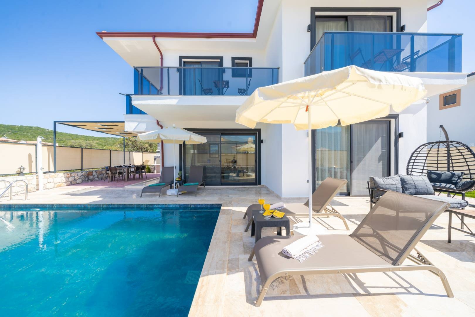 Kaş Andifli'de Yeşilliklerle Dolu Doğada, Özel Havuzlu, Modern Villa