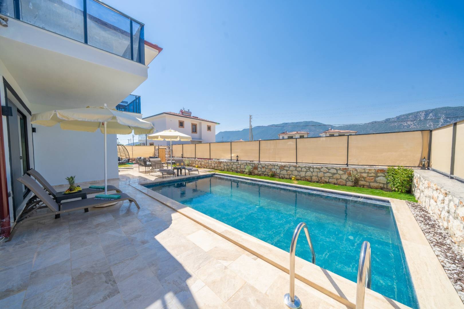 Kaş Andifli'de Yeşilliklerle Dolu Doğada, Özel Havuzlu, Modern Villa