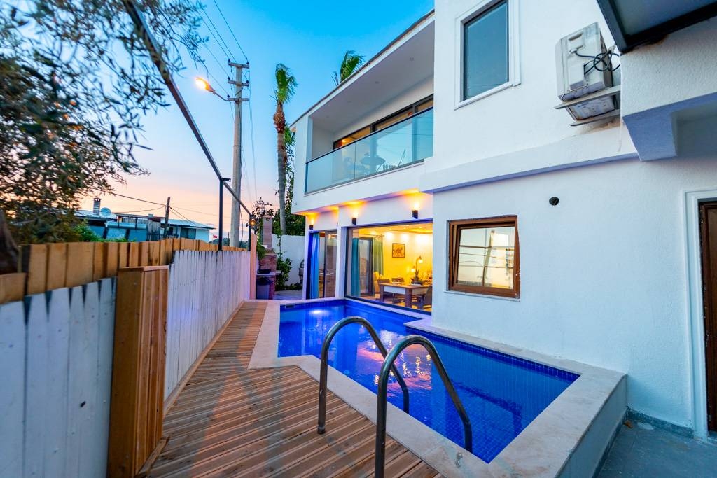 Kaş Gelemiş'te Enfes Doğada, Özel Havuzlu, Olanaklı Villa