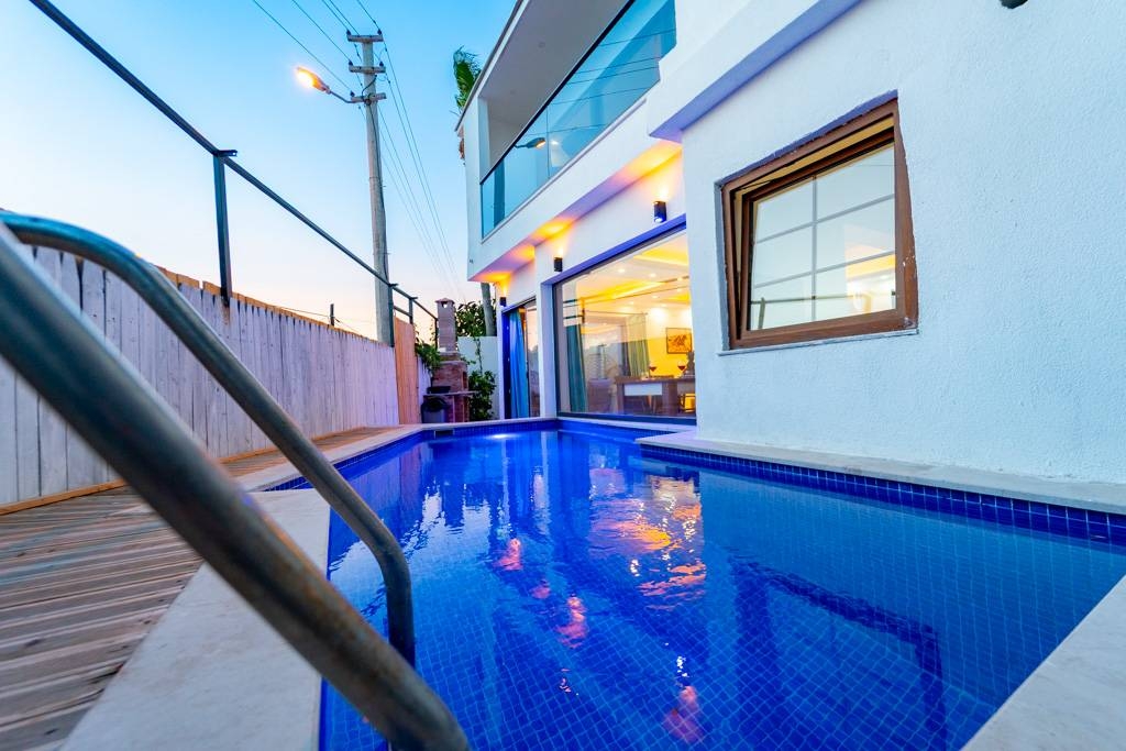 Kaş Gelemiş'te Enfes Doğada, Özel Havuzlu, Olanaklı Villa