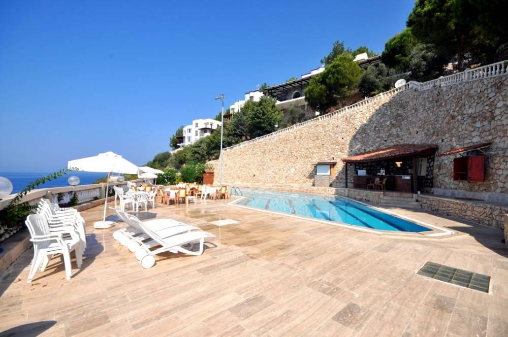 Kaş Gökçeören'de Geniş Ailelere Uygun, Ortak Havuzlu, Şık Villa-42115