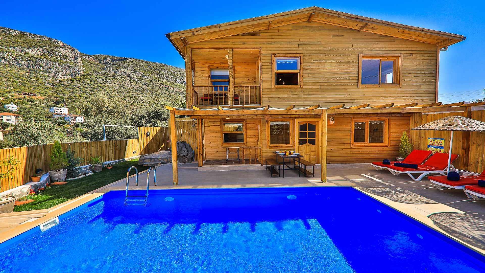 Kaş Gökçeören'de Sakin Konumda, Özel Havuzlu, Ferah Villa