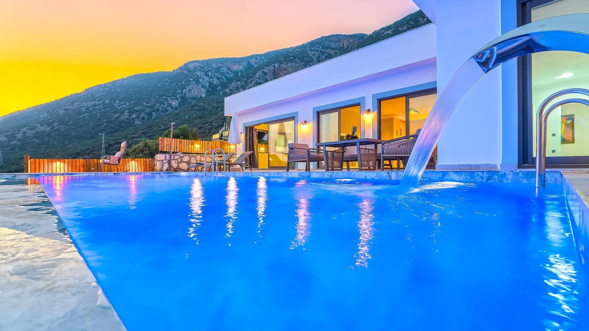 Kaş Gökseki'de Deniz Manzaralı, Özel Havuzlu, Modern Tasarımlı Villa-35113