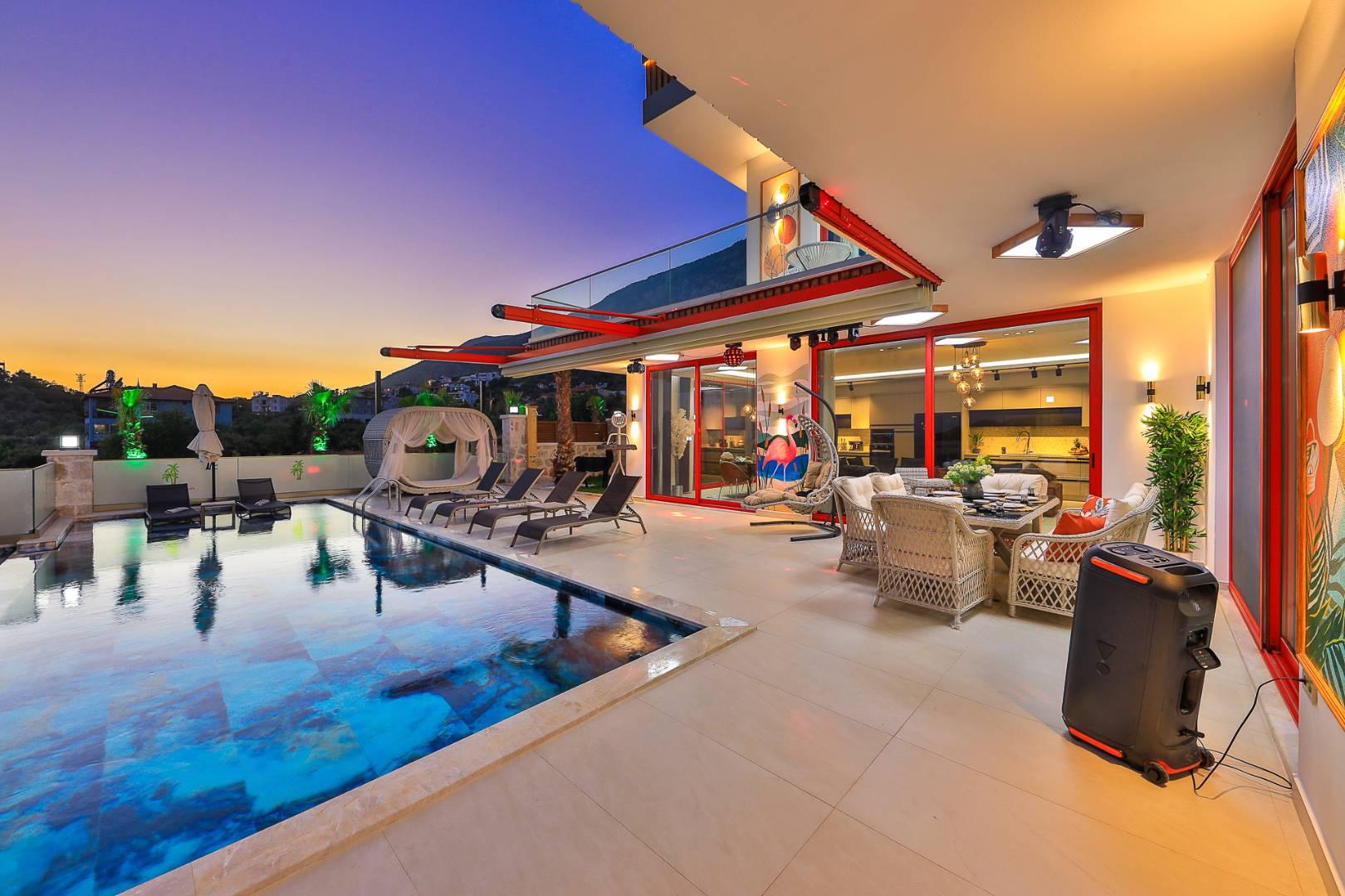 Kaş Gökseki'de Deniz Manzaralı, Özel Havuzlu, Lüks Tasarımlı Villa-43691