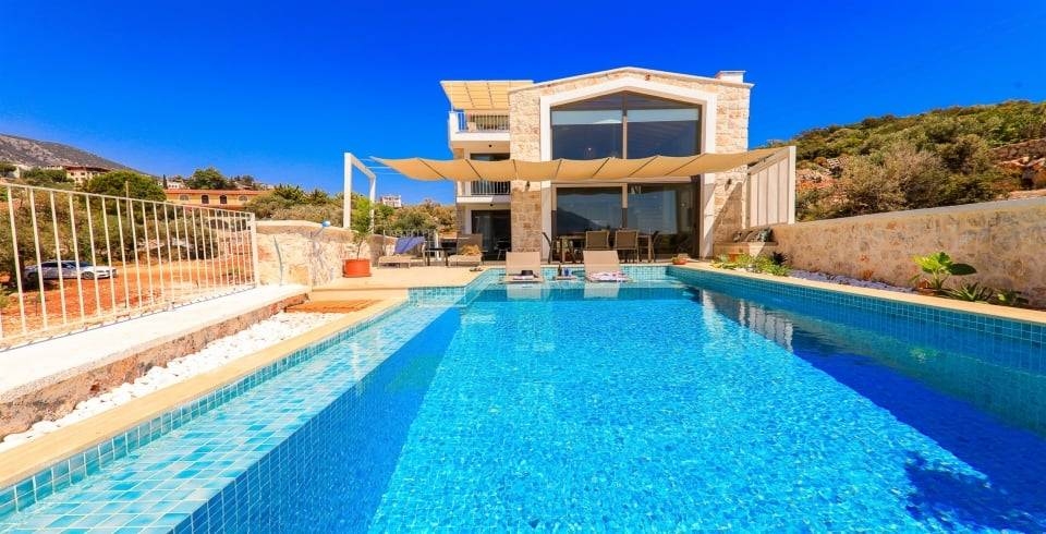 Kaş Gökseki'de Deniz ve Doğa Manzaralı, Özel Havuzlu, Lüks Villa