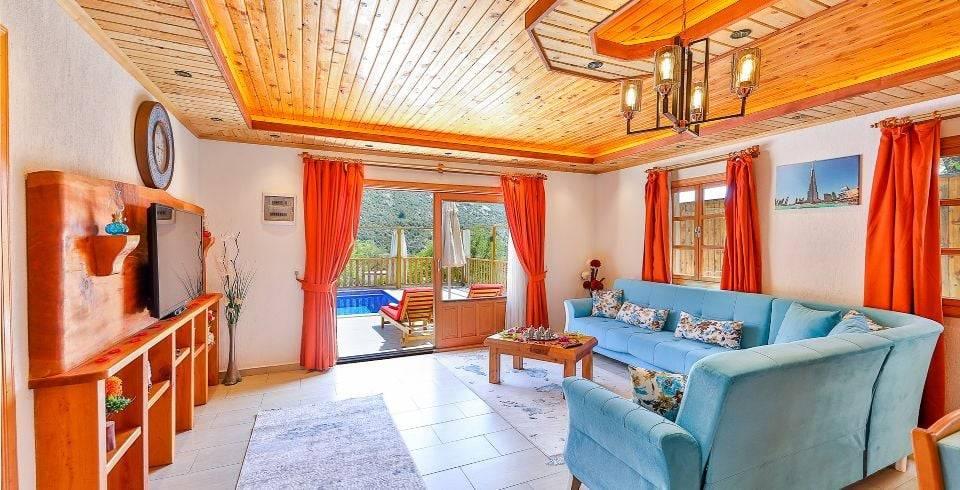 Kaş İslamlar'da Ahşap Tasarımlı, Özel Havuzlu, Jakuzili Villa-12348