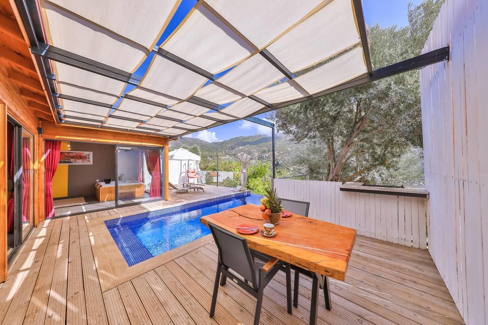 Kaş İslamlar'da Çiftlere Uygun, Özel Havuzlu, Jakuzili Lüks Villa-41600