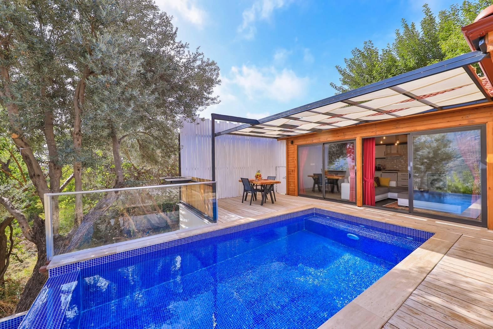 Kaş İslamlar'da Çiftlere Uygun, Özel Havuzlu, Jakuzili Lüks Villa-41600