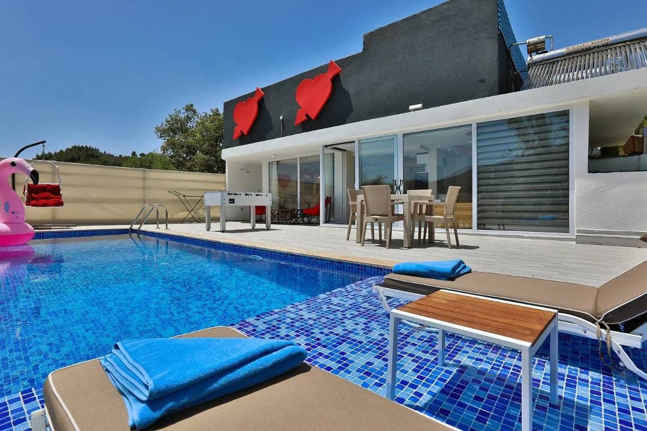 Kaş İslamlar'da Eşsiz Doğa Manzaralı, Özel Havuzlu, Jakuzili Villa