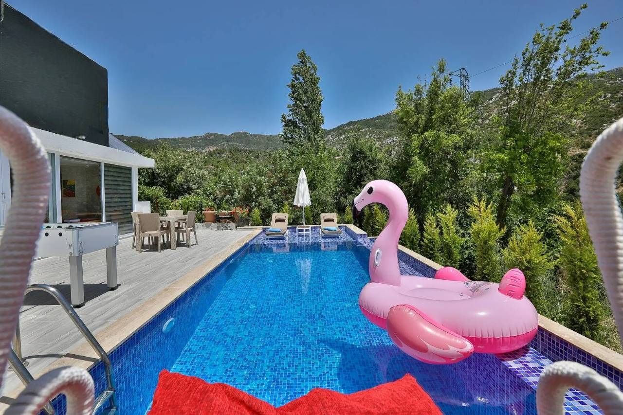 Kaş İslamlar'da Eşsiz Doğa Manzaralı, Özel Havuzlu, Jakuzili Villa