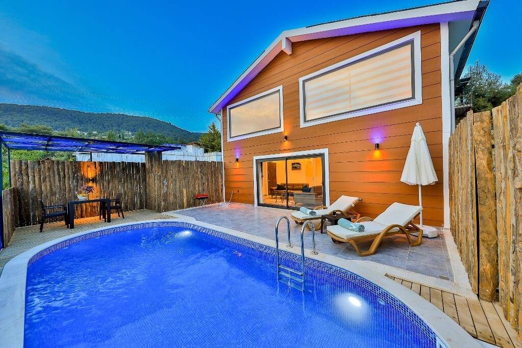 Kaş İslamlar'da Eşsiz Doğa Manzaralı, Özel Havuzlu, Balayı Villası
