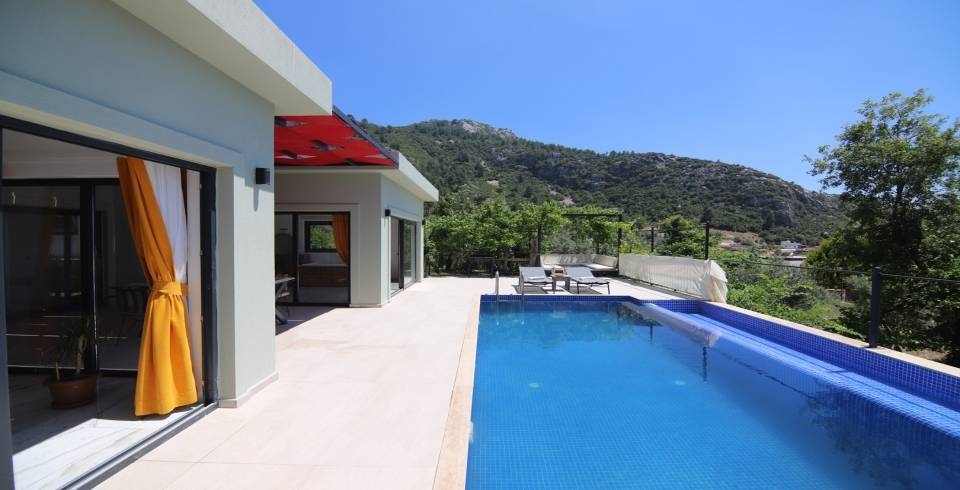 Kaş İslamlar'da Orman Manzaralı, Özel Havuzlu, Nezih Villa