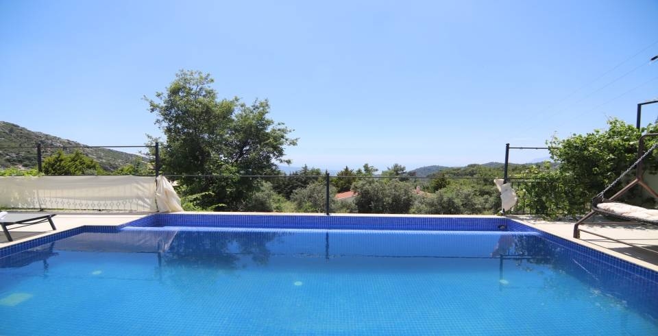 Kaş İslamlar'da Orman Manzaralı, Özel Havuzlu, Nezih Villa