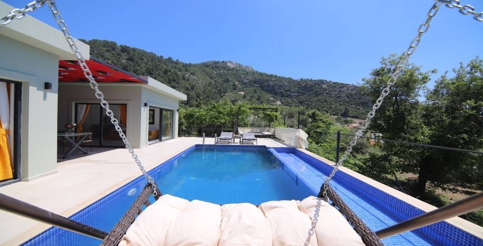 Kaş İslamlar'da Orman Manzaralı, Özel Havuzlu, Nezih Villa